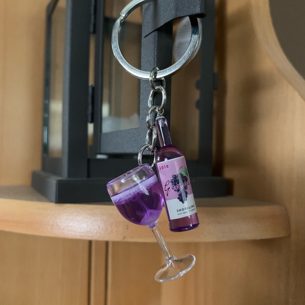 NEW! 🍇KEYRING Purple Wine Glass & Wine Bottle Charms Keychain / Purse Charm - Picture 3 of 3